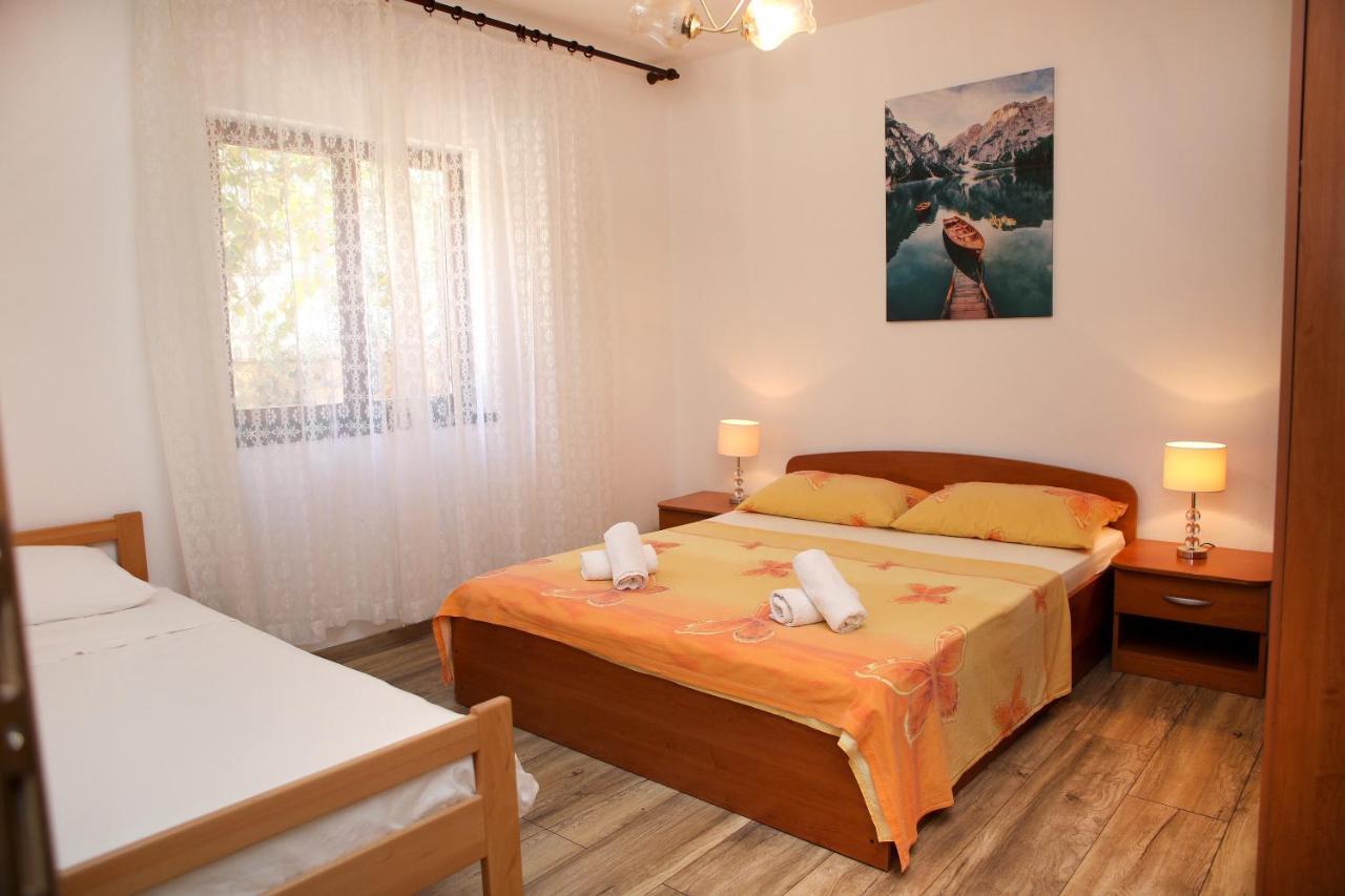 Apartman Gilan Seget Vranjica Exteriér fotografie