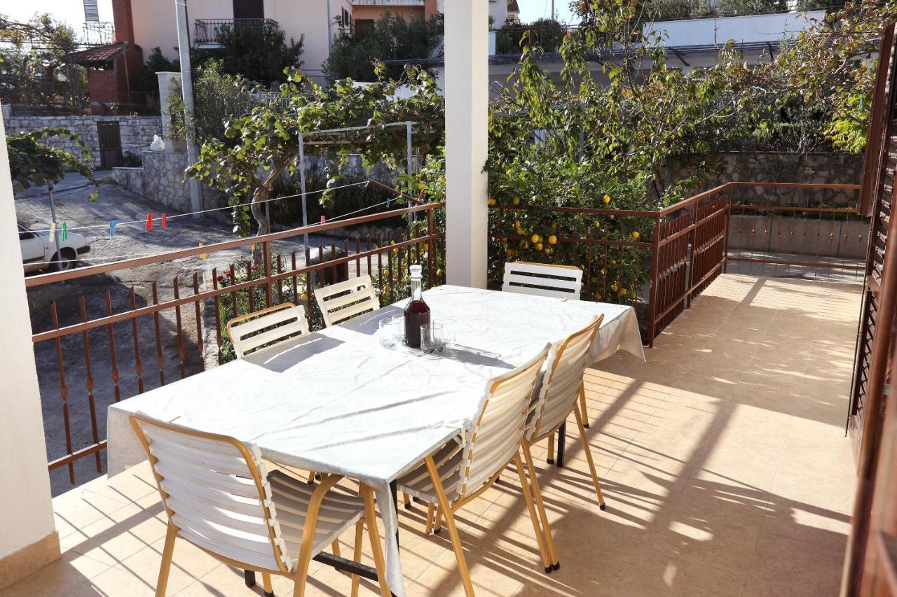 Apartman Gilan Seget Vranjica Exteriér fotografie