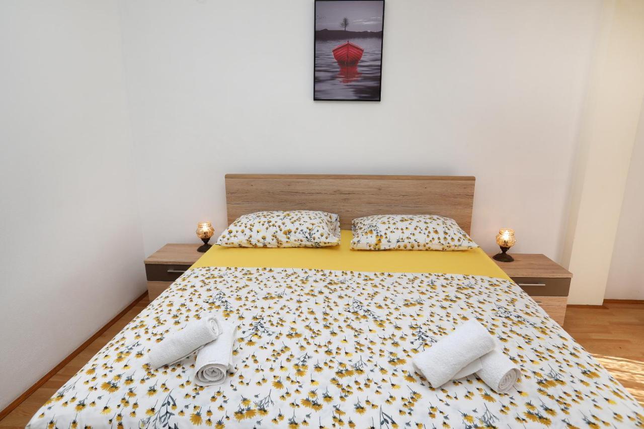 Apartman Gilan Seget Vranjica Exteriér fotografie