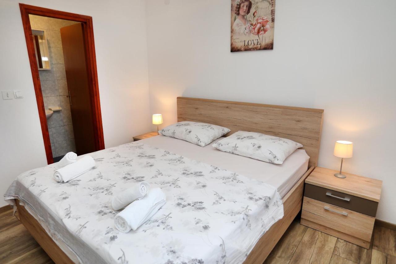 Apartman Gilan Seget Vranjica Exteriér fotografie