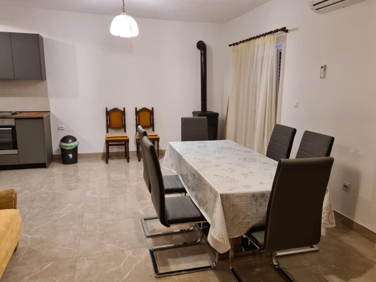 Apartman Gilan Seget Vranjica Exteriér fotografie