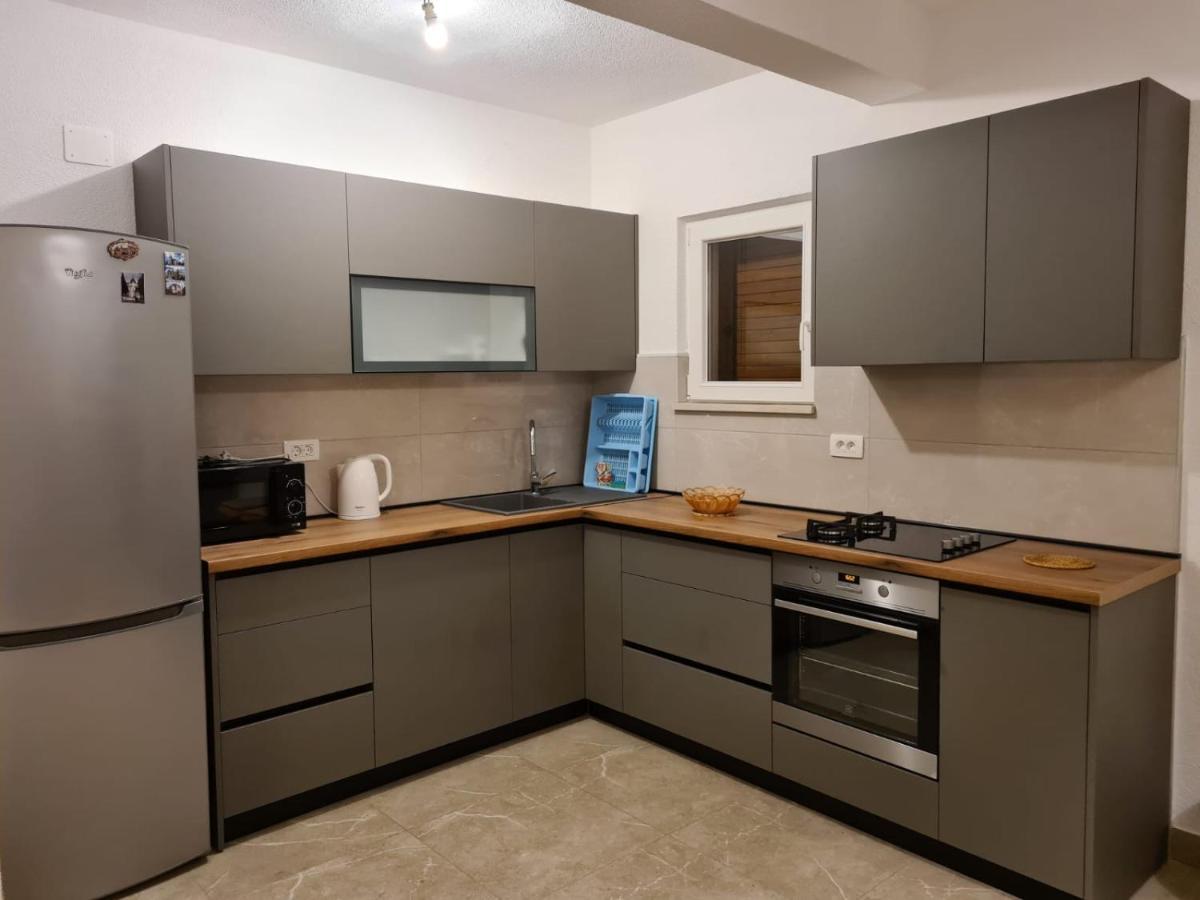 Apartman Gilan Seget Vranjica Exteriér fotografie