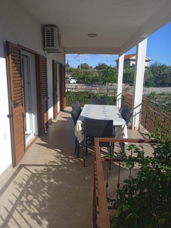 Apartman Gilan Seget Vranjica Exteriér fotografie