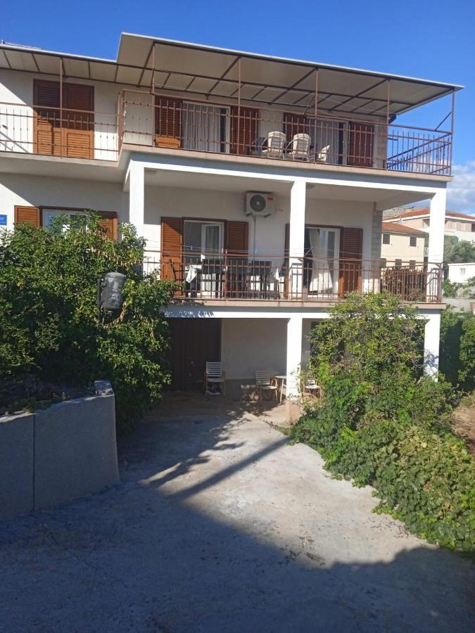 Apartman Gilan Seget Vranjica Exteriér fotografie