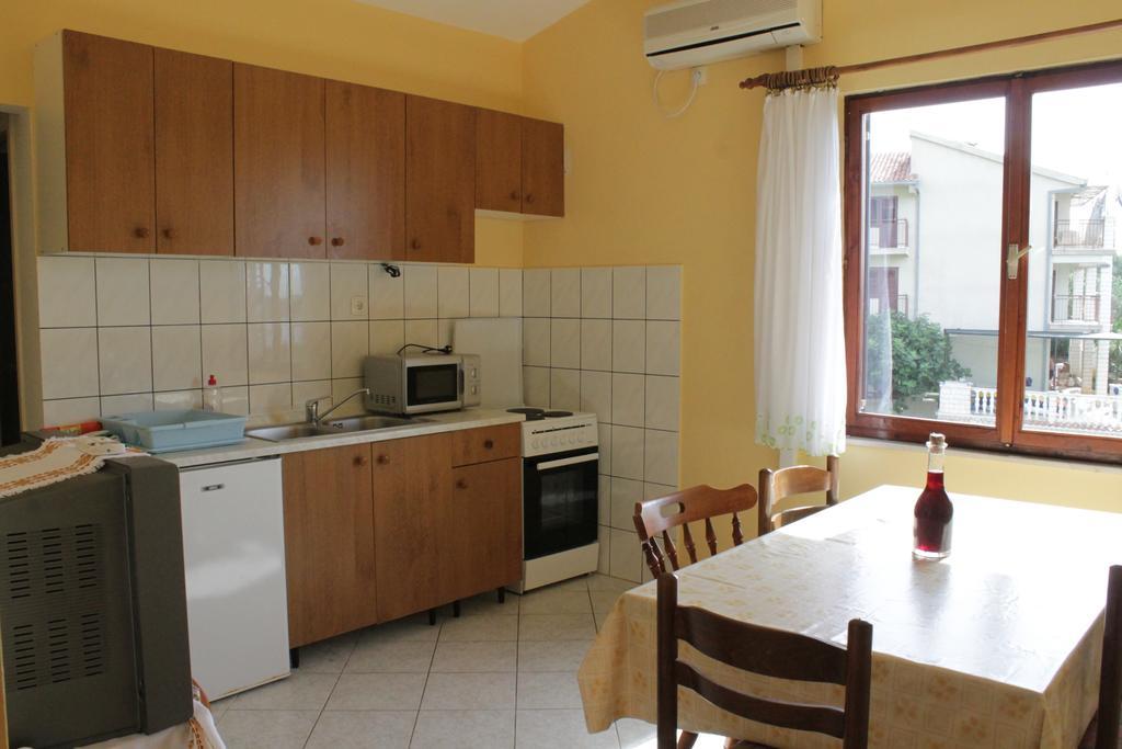 Apartman Gilan Seget Vranjica Pokoj fotografie